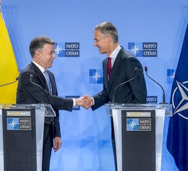 Colombias president Juan Manuel Santos og NATOs generalsekretær Jens Stoltenberg i Brussel i mai 2018